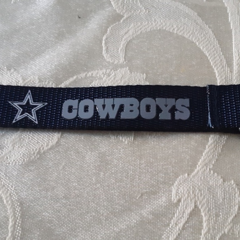 Dallas Cowboys Carabiner Lanyard Car Key Ring NWT - Picture 2 of 8